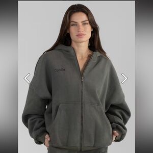 COMFRT Cloud Zip Hoodie Unisex Millstone Green Size XS NIB SOLDOUT  COLOR